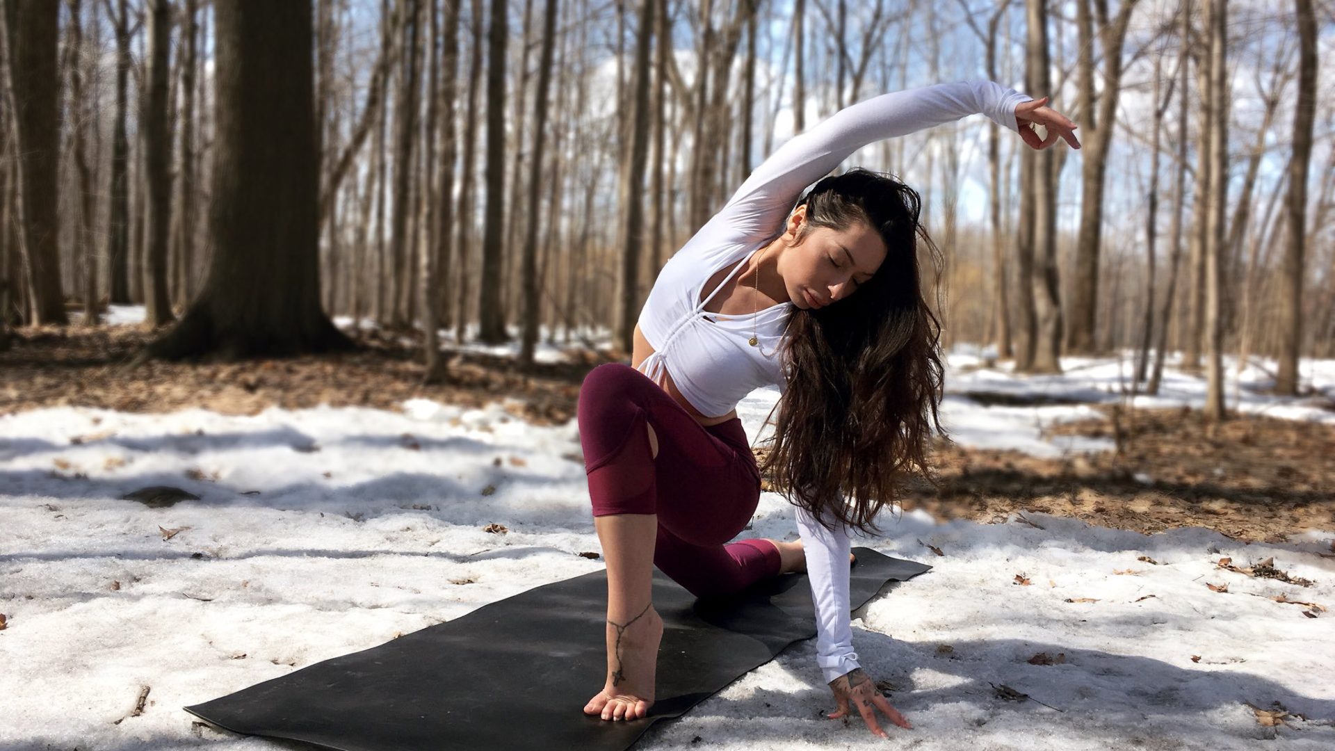17 of the Most Impressive Yoga Poses on Instagram | SELF